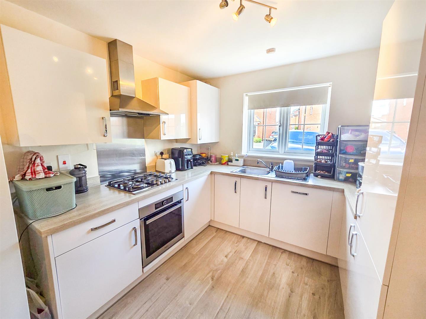 3 bed property in Dragonfly Crescent, Bedford